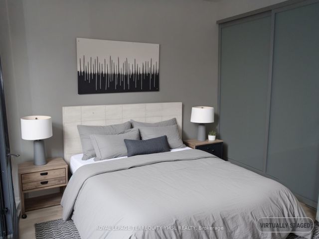 202 - 650 King St W