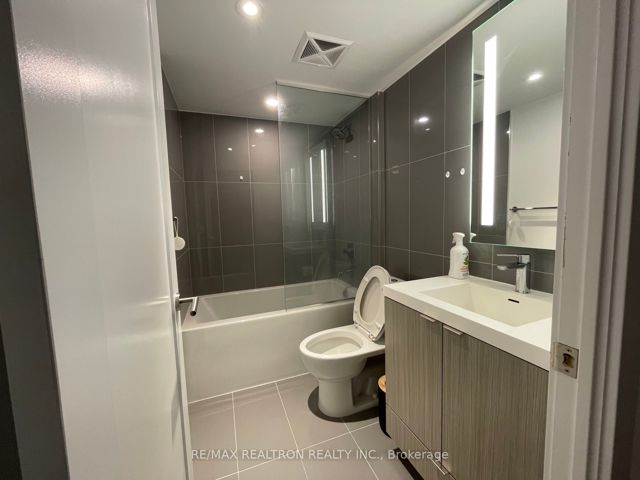 619 - 585 Bloor St E