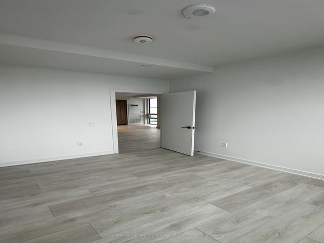 LPH02 - 127 Broadway Ave