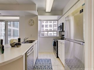 907 - 30 Hayden St