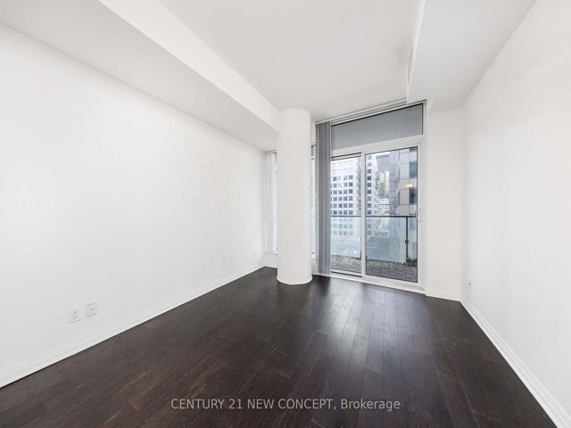 803 - 8 Mercer St