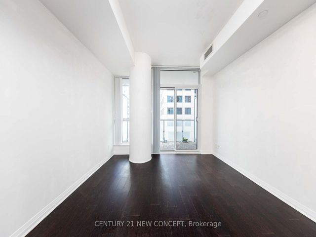 803 - 8 Mercer St