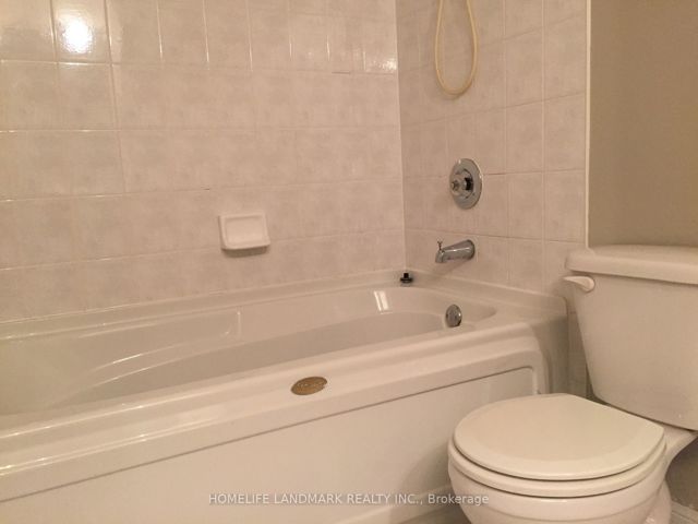 1205 - 28 Sommerset Way