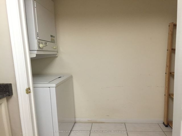 1205 - 28 Sommerset Way