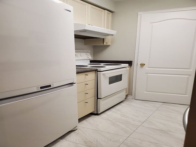 1205 - 28 Sommerset Way