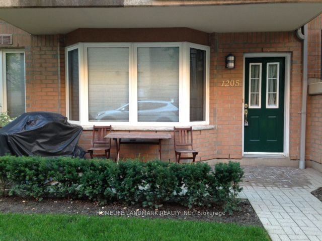 1205 - 28 Sommerset Way