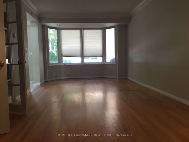 1205 - 28 Sommerset Way