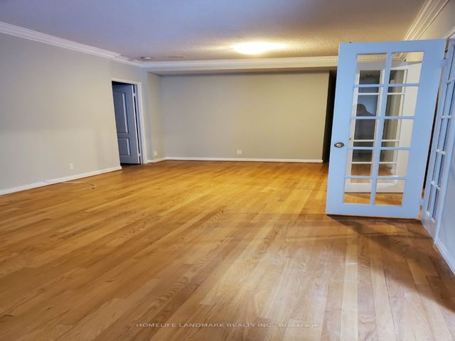1205 - 28 Sommerset Way