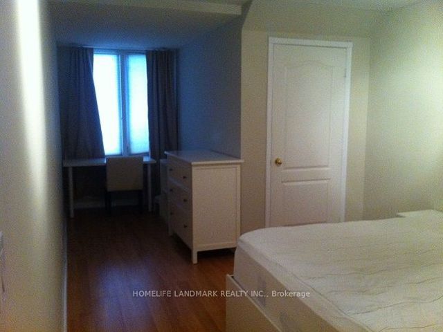 1205 - 28 Sommerset Way