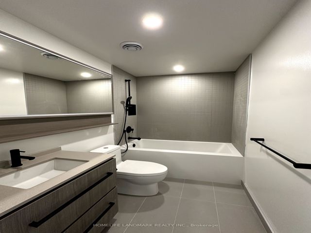 1110 - 425 Front St E