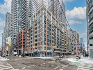 428 - 250 Wellington St W
