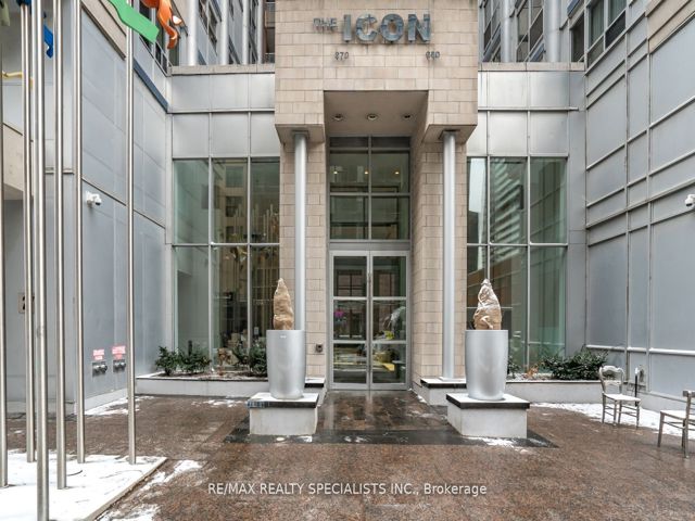 428 - 250 Wellington St W