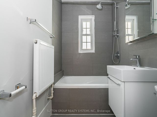 11 - 2875 Yonge St