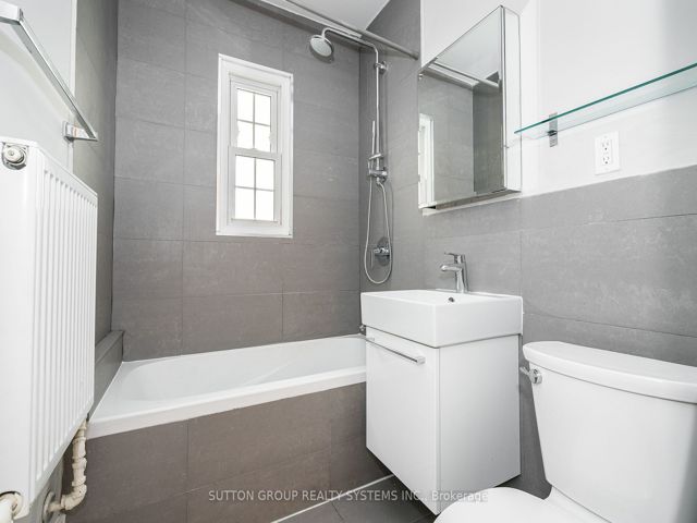 11 - 2875 Yonge St