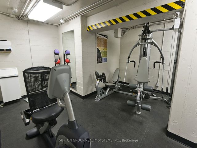 11 - 2875 Yonge St
