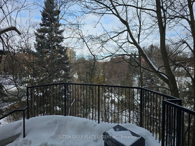 11 - 2875 Yonge St