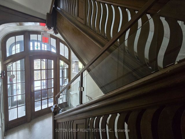 11 - 2875 Yonge St