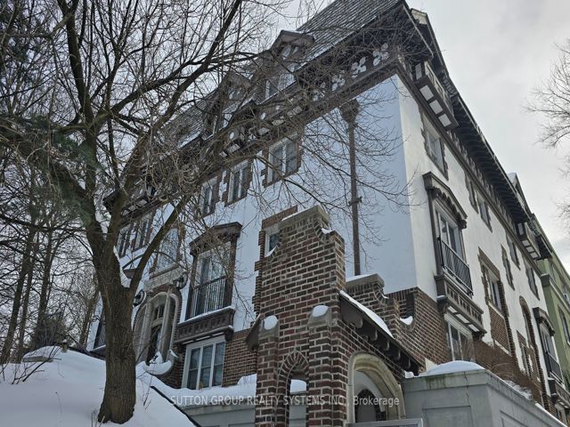 11 - 2875 Yonge St