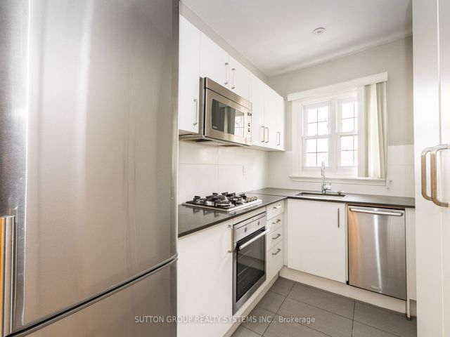 11 - 2875 Yonge St