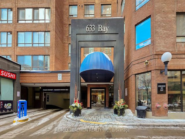 1008 - 633 Bay St