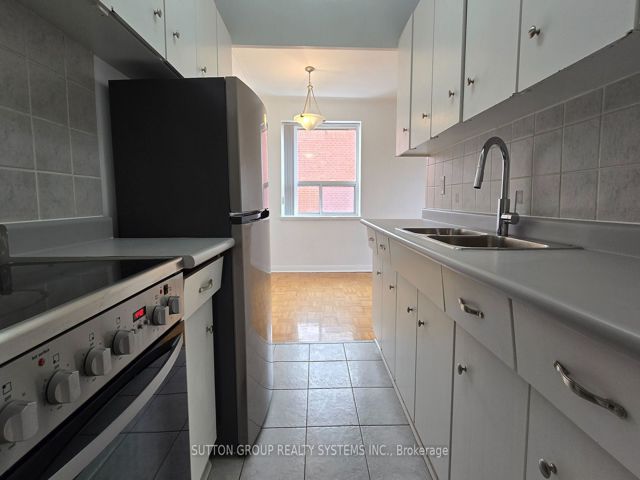 507 - 365 Eglinton Ave E