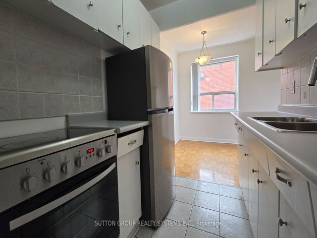 507 - 365 Eglinton Ave E