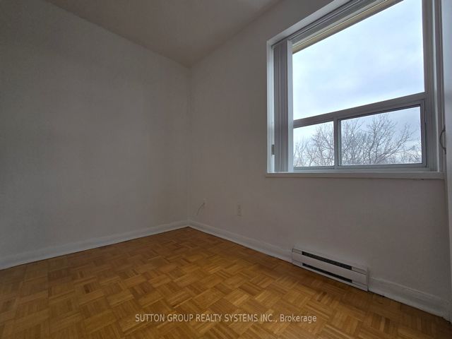 507 - 365 Eglinton Ave E