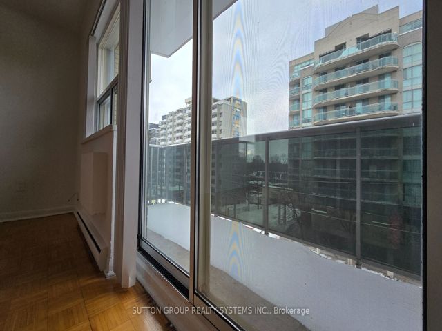 507 - 365 Eglinton Ave E