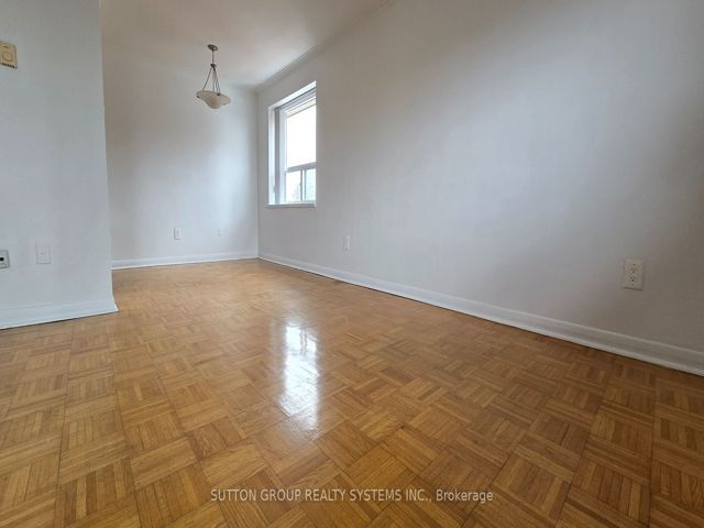 507 - 365 Eglinton Ave E