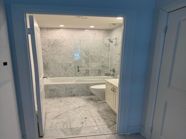 719 - 20 Scrivener Sq