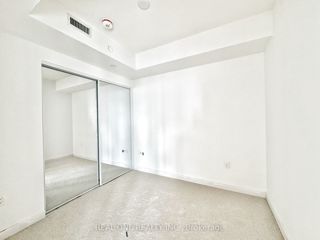 730 - 230 Simcoe St