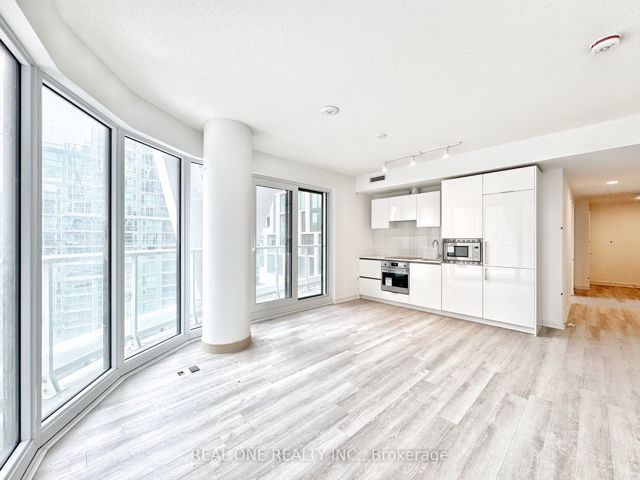 730 - 230 Simcoe St