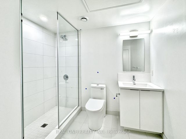 730 - 230 Simcoe St