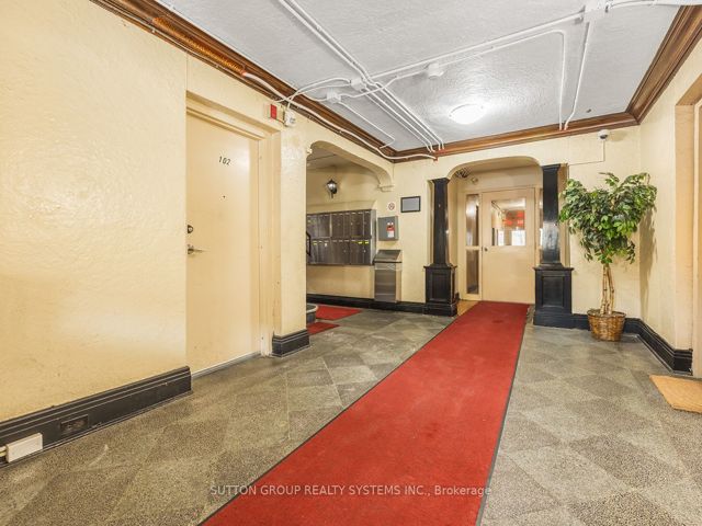 102 - 1510 Bathurst St