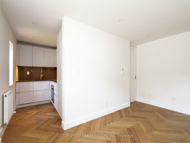 102 - 1510 Bathurst St