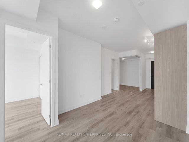 423 - 28 Eastern Ave