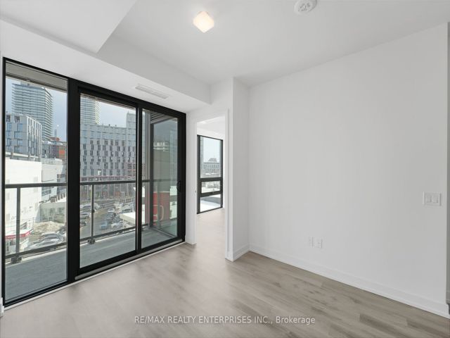 423 - 28 Eastern Ave