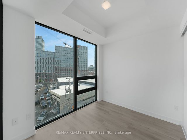423 - 28 Eastern Ave