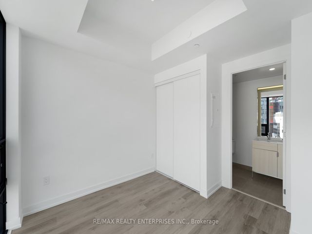 423 - 28 Eastern Ave