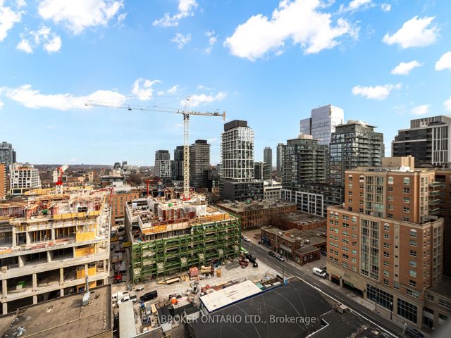 1516 - 320 Richmond St E