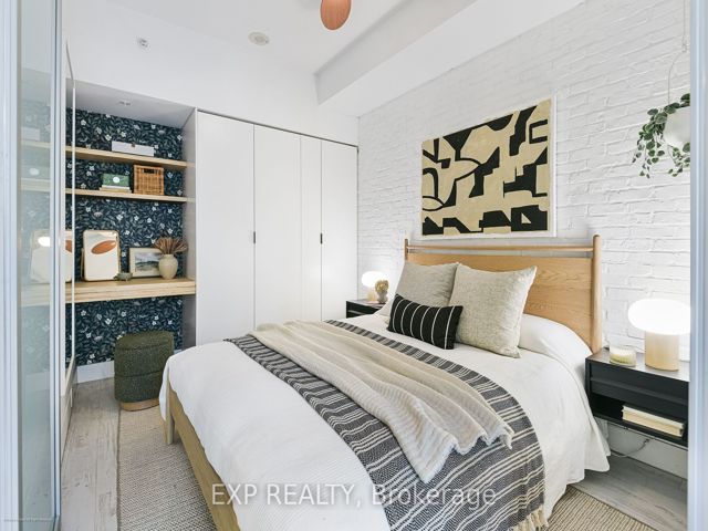 202 - 39 Sherbourne St