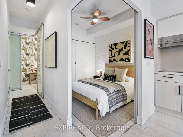 202 - 39 Sherbourne St