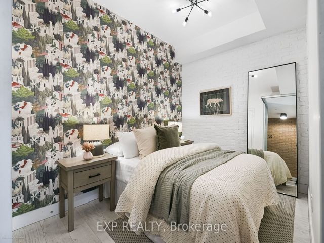 202 - 39 Sherbourne St