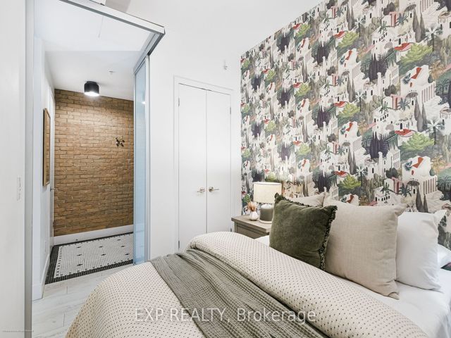 202 - 39 Sherbourne St
