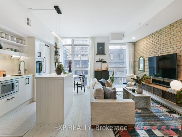 202 - 39 Sherbourne St