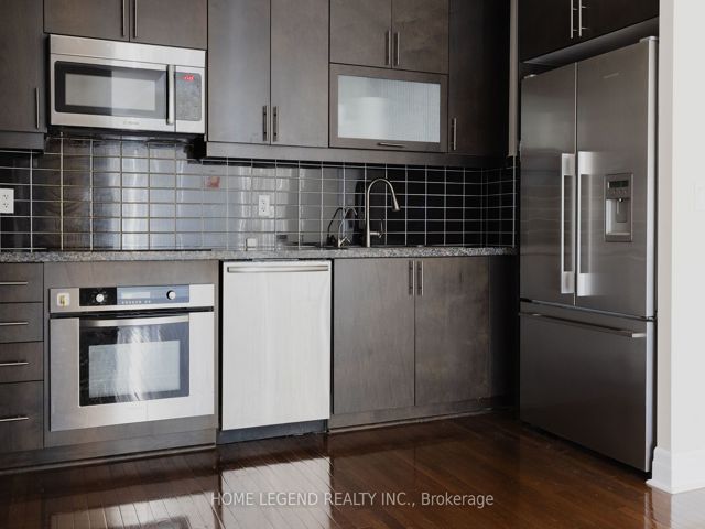 1404 - 35 Balmuto St