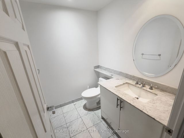 1404 - 35 Balmuto St