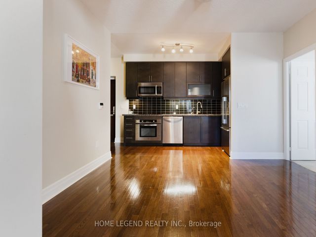 1404 - 35 Balmuto St