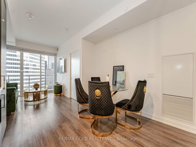 2506 - 20 Edward St