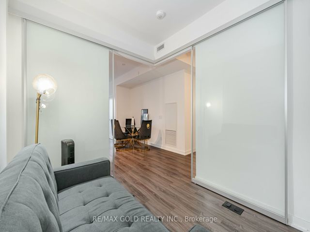 2506 - 20 Edward St